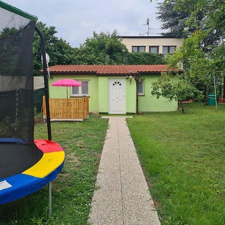 Small-Comfy Guest House In Donaustadt Garden - Not Shared! Viena Exterior foto