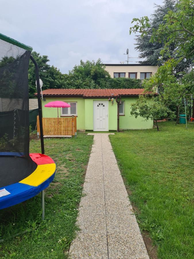 Small-Comfy Guest House In Donaustadt Garden - Not Shared! Viena Exterior foto